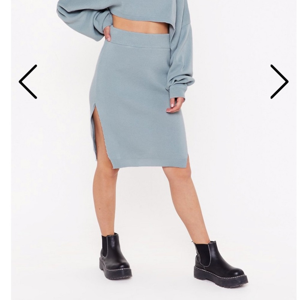 Blue knit slit skirt